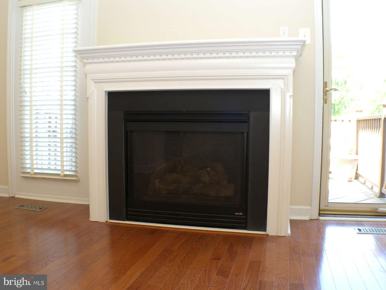 8159 Mississippi Road Laurel, MD 20724 - Photo 10 of 25 Living Room