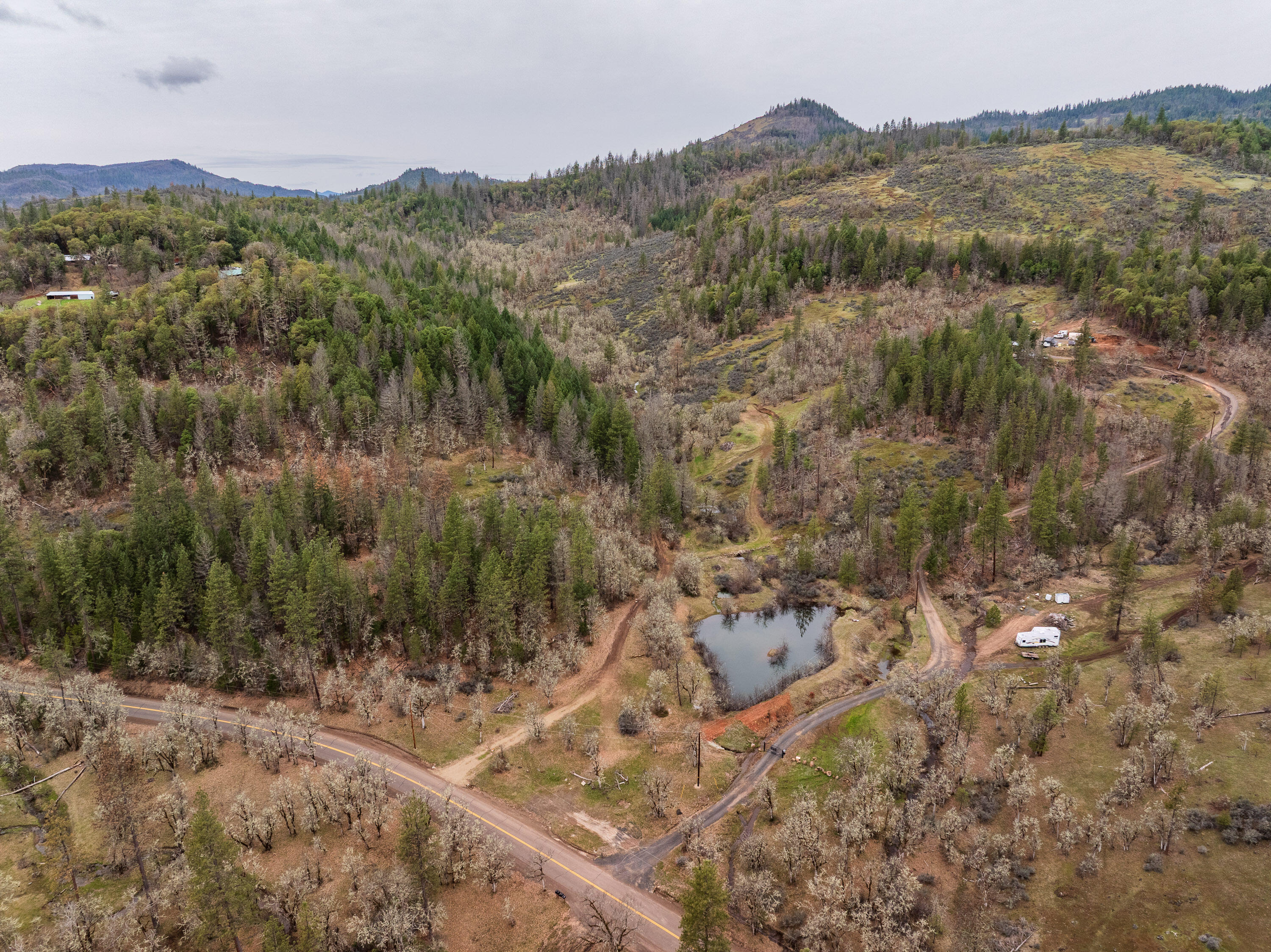 2527 Crowfoot Road Eagle Point, OR 97524 - Photo 6 of 24 2527CrowfootRd-004