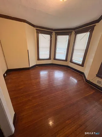 $2,600 | 100 Washington Terrace, Bridgeport, CT 06604