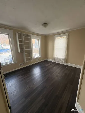 $2,600 | 100 Washington Terrace, Bridgeport, CT 06604