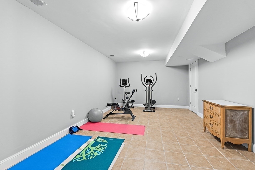 37 Mayflower Road Winchester, MA 01890 - Photo 39 of 42