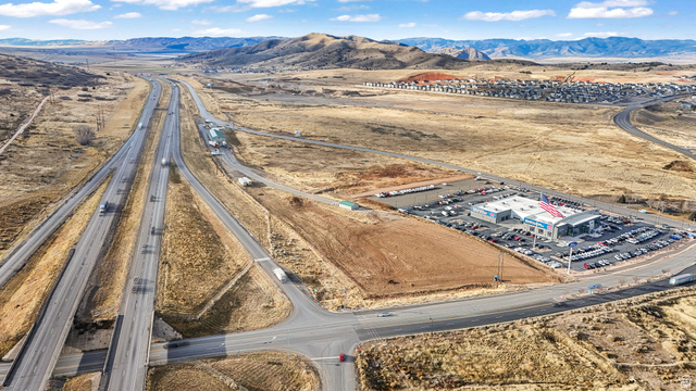 15371 Frontage Road Santaquin, UT 84655 - Photo 6 of 18 Drone / aerial view of mountains