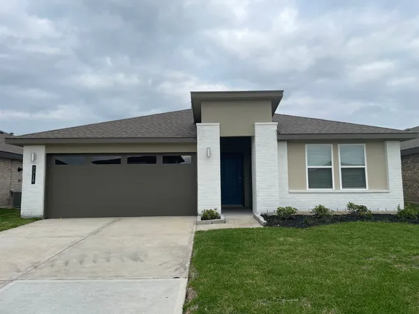 $2,225 | 7719 Golden Rubia Lane, Rosharon, TX 77583