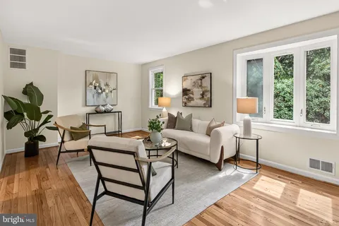 $850,000 | 19 South Abingdon Street, Arlington, VA 22204