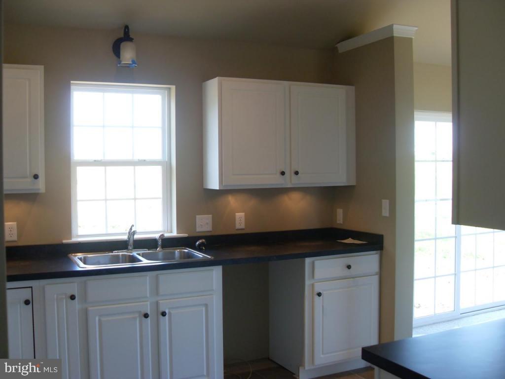 17 Vineyard Road, Unit 2 Christiana, PA 17509 - Photo 5 of 16 Gallery Image 5