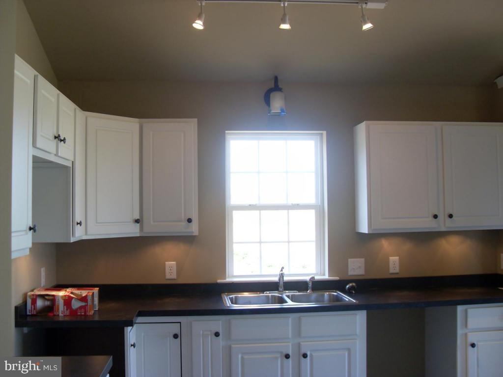 17 Vineyard Road, Unit 2 Christiana, PA 17509 - Photo 6 of 16 Gallery Image 6