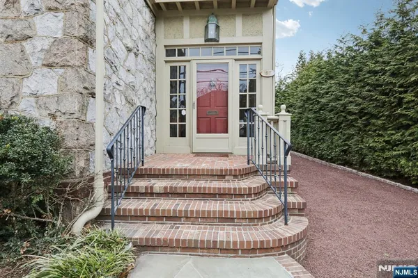 $1,495,000 | 167 Hobart Avenue, Short Hills, NJ 07078