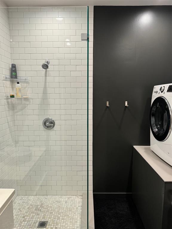 2109 Riverview Street, Unit A Austin, TX 78702 - Photo 28 of 32 a bathroom with a sink and a shower