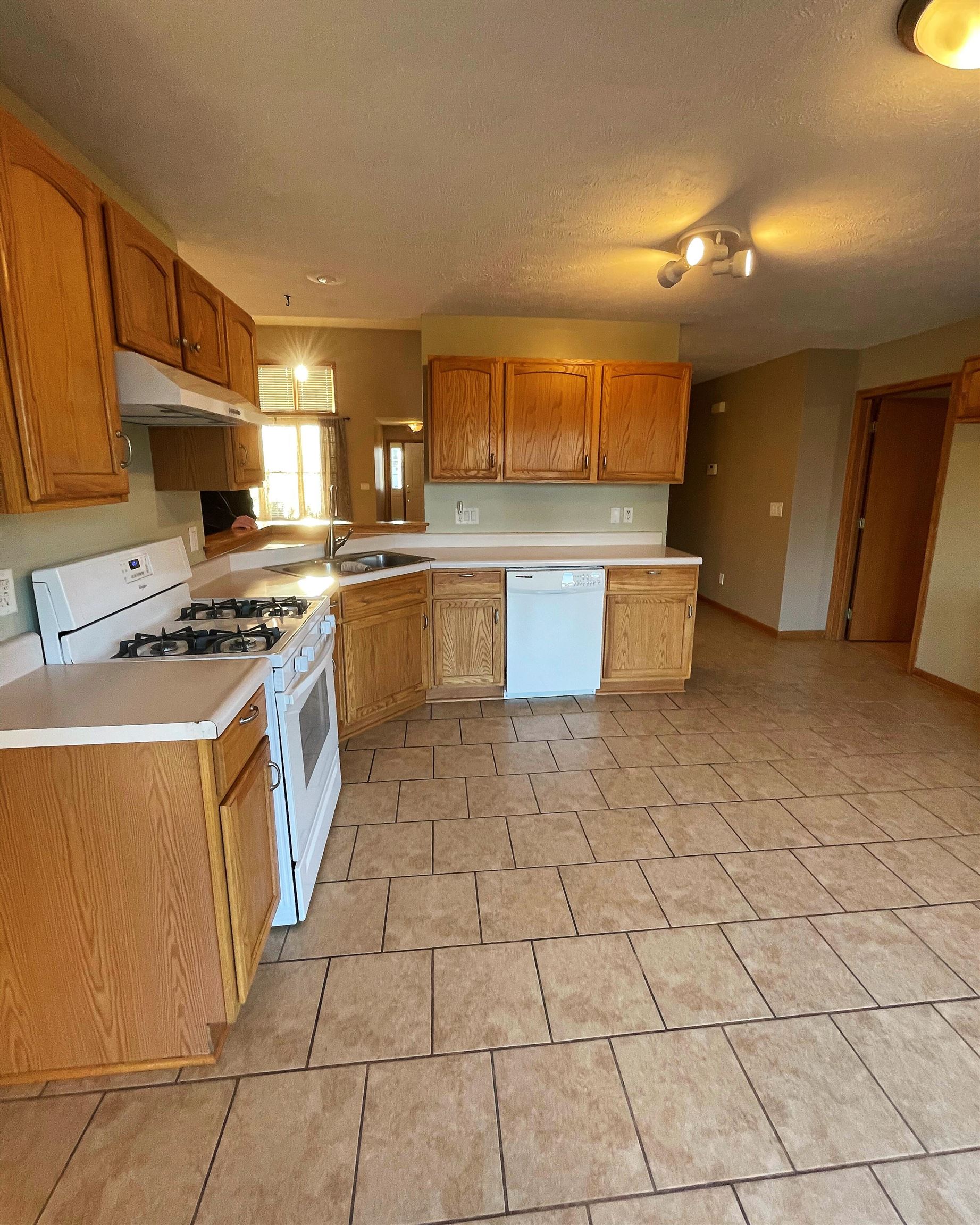 607 Riverbend Road Belvidere, IL 61008 - Photo 9 of 41 Gallery Image 9
