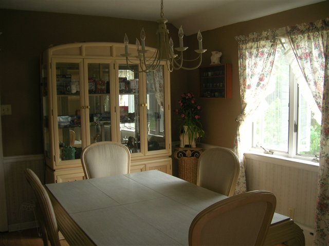 411 Rte Us 9 North Beesleys Point, NJ 08223 - Photo 6 of 12 a dining room with furniture and window