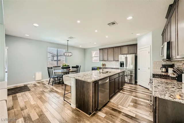 $645,000 | 674 Tremaine Court, Henderson, NV 89052