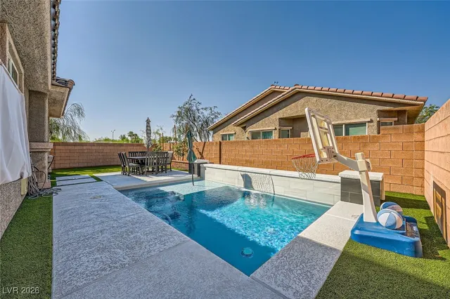 $645,000 | 674 Tremaine Court, Henderson, NV 89052