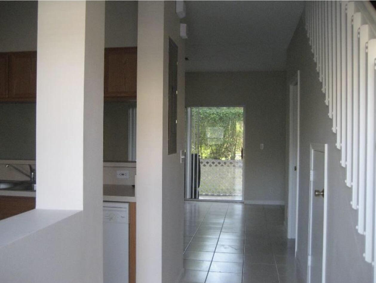 5113 Palmbrooke Circle West Palm Beach, FL 33417 - Photo 3 of 12 DEB2211B-1924-4C8D-929C-D41A4360369E_1_2