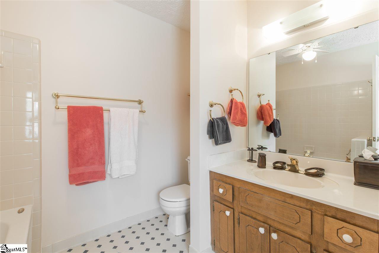 209 West Silverleaf Street Greer, SC 29650 - Photo 17 of 34 Gallery Image 17