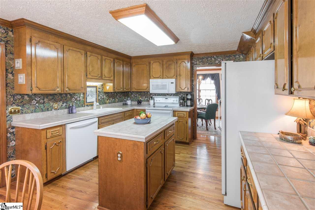 209 West Silverleaf Street Greer, SC 29650 - Photo 10 of 34 Gallery Image 10