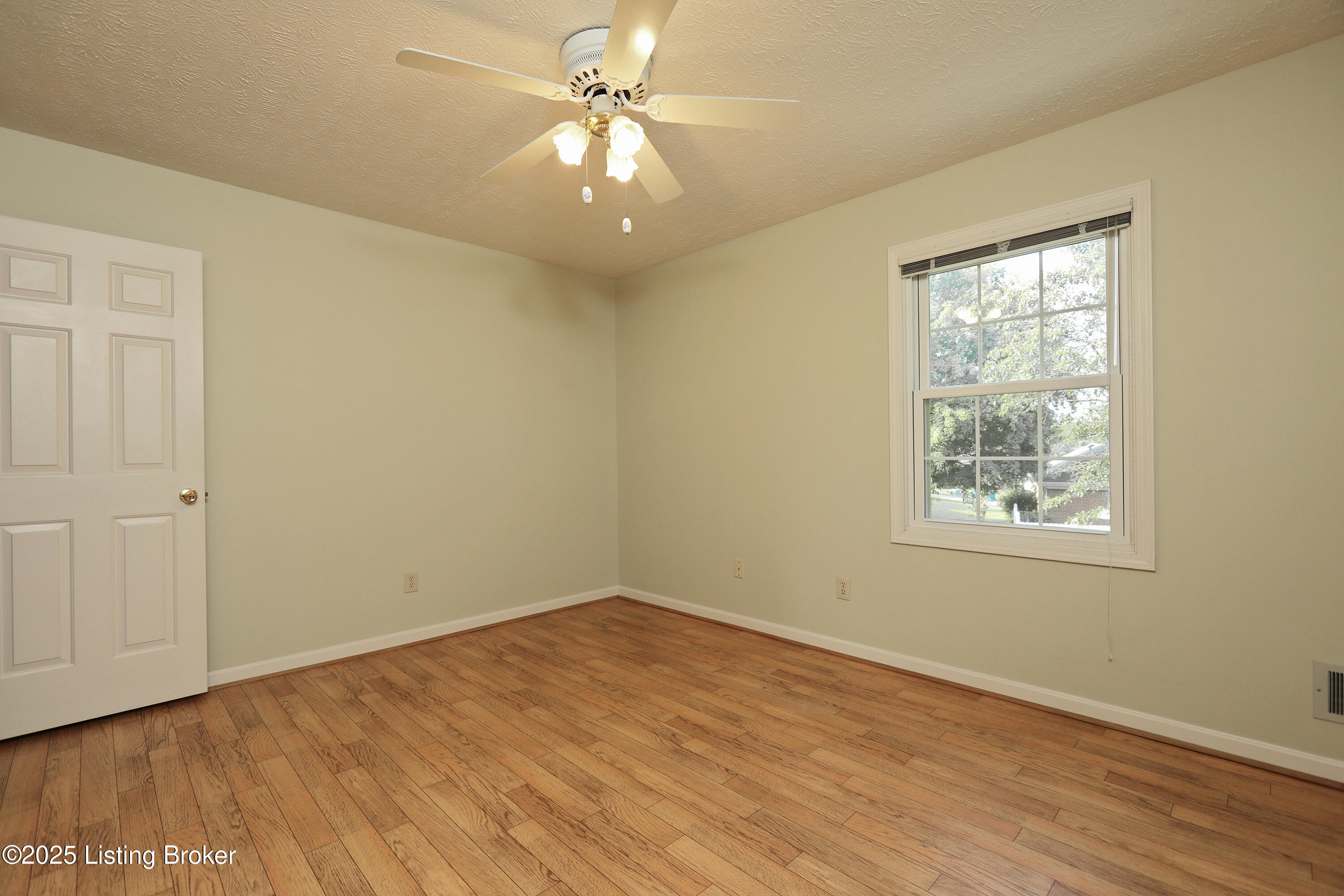 7722 Shaker Mill Road Louisville, KY 40220 - Photo 37 of 56 7722_Shaker_Mill_029