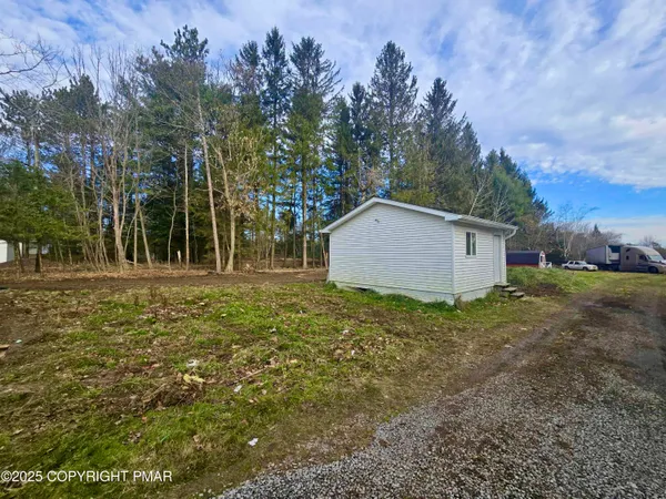 $319,000 | 4080 Highway 115, Blakeslee, PA 18610