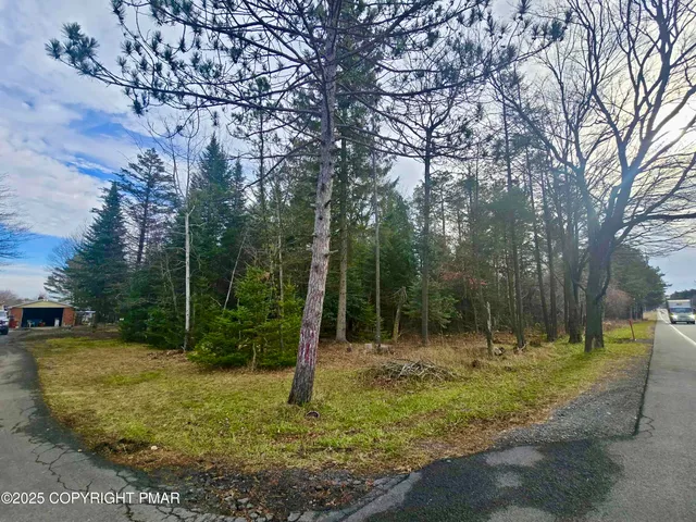 $319,000 | 4080 Highway 115, Blakeslee, PA 18610