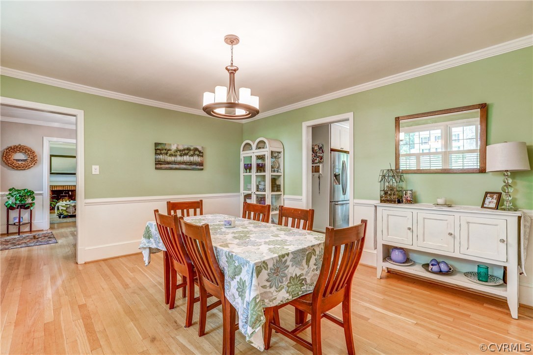 4330 Wakefield Road Richmond, VA 23235 - Photo 8 of 34 a view of dining table and chairs