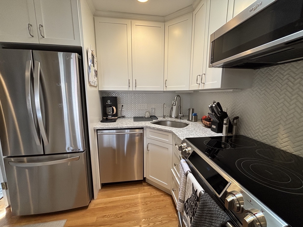 241 Beacon Street, Unit 5 Boston, MA 02116 - Photo 9 of 27
