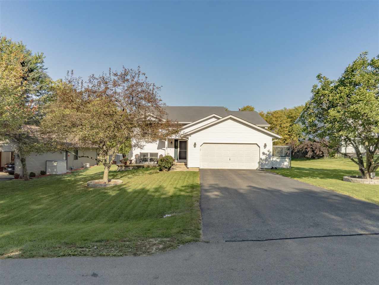 43 King Henry Road Southeast Poplar Grove, IL 61065 - Photo 2 of 35 Gallery Image 2