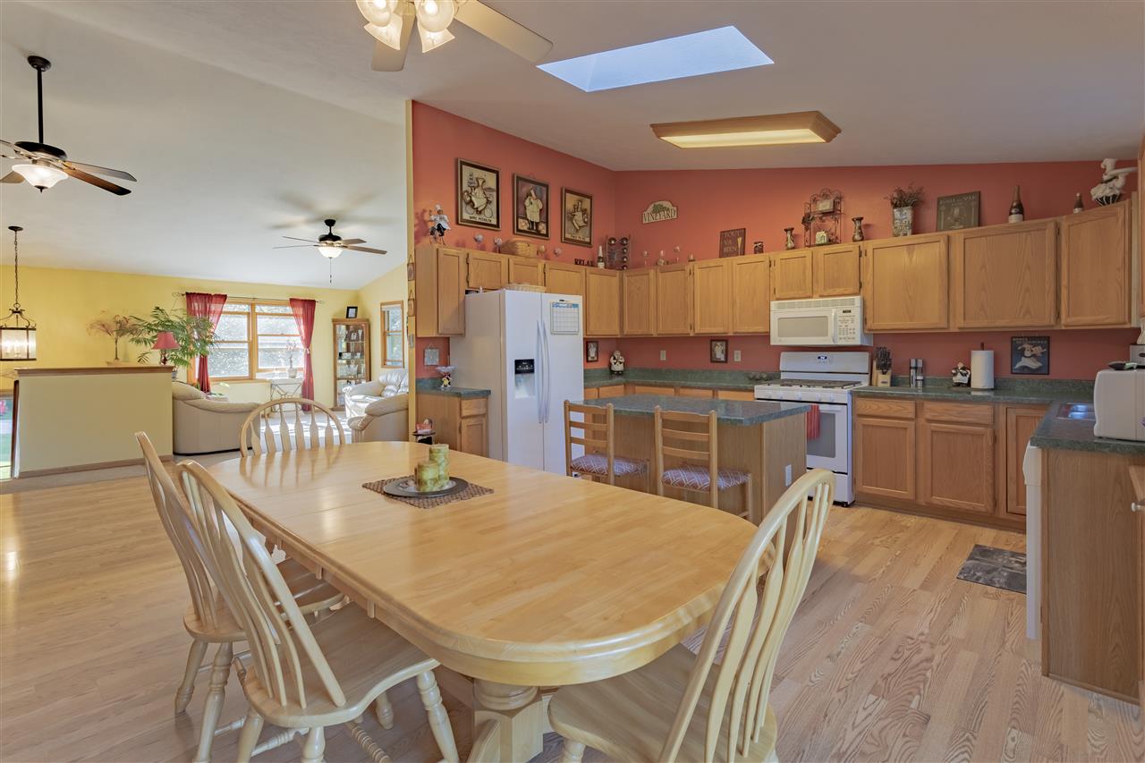 43 King Henry Road Southeast Poplar Grove, IL 61065 - Photo 6 of 35 Gallery Image 6