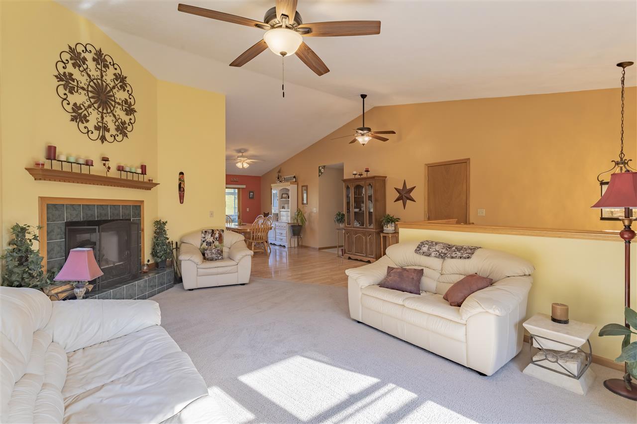 43 King Henry Road Southeast Poplar Grove, IL 61065 - Photo 8 of 35 Gallery Image 8
