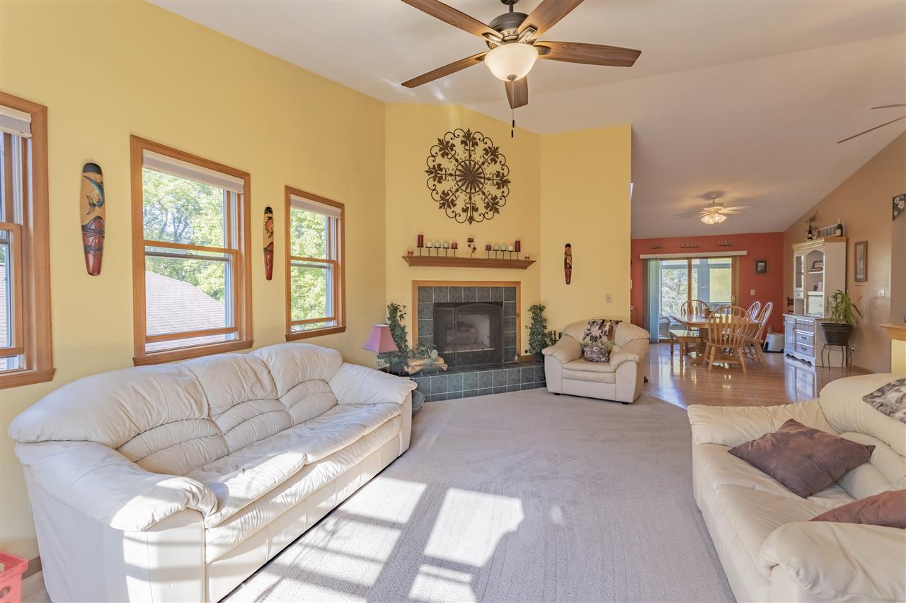 43 King Henry Road Southeast Poplar Grove, IL 61065 - Photo 9 of 35 Gallery Image 9
