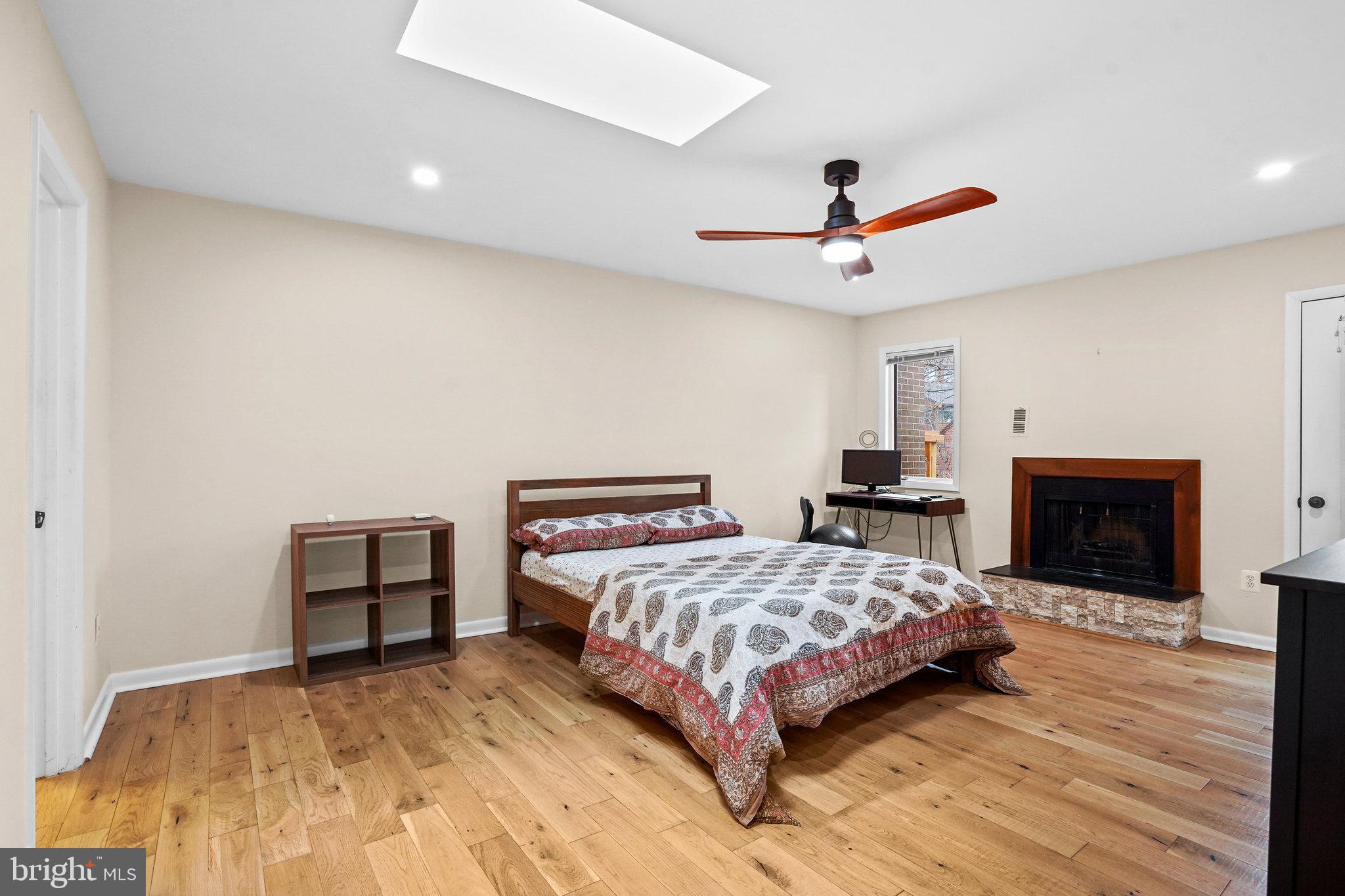 2247 Cedar Cove Court Reston, VA 20191 - Photo 18 of 46 Primary Bedroom