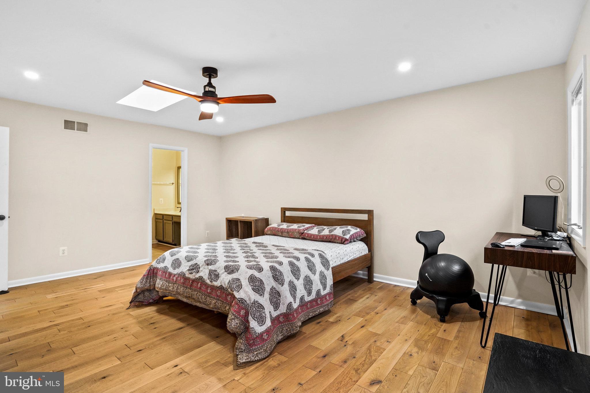 2247 Cedar Cove Court Reston, VA 20191 - Photo 19 of 46 Primary Bedroom