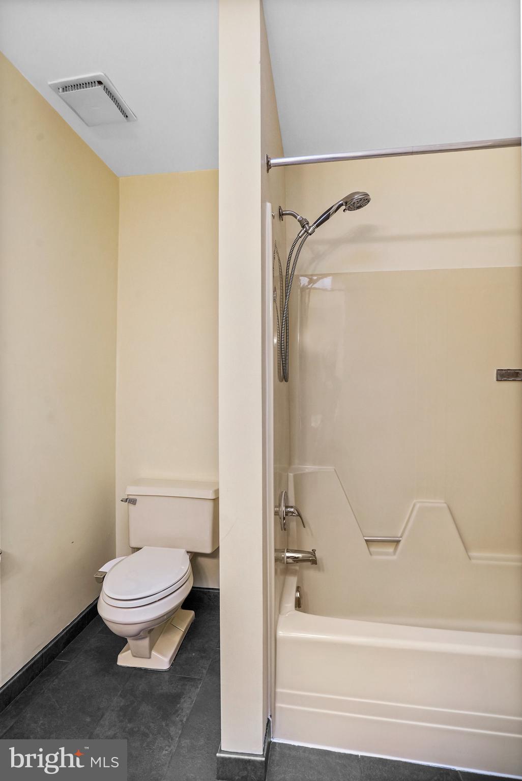 2247 Cedar Cove Court Reston, VA 20191 - Photo 28 of 46 Upper Level Hall Bathroom