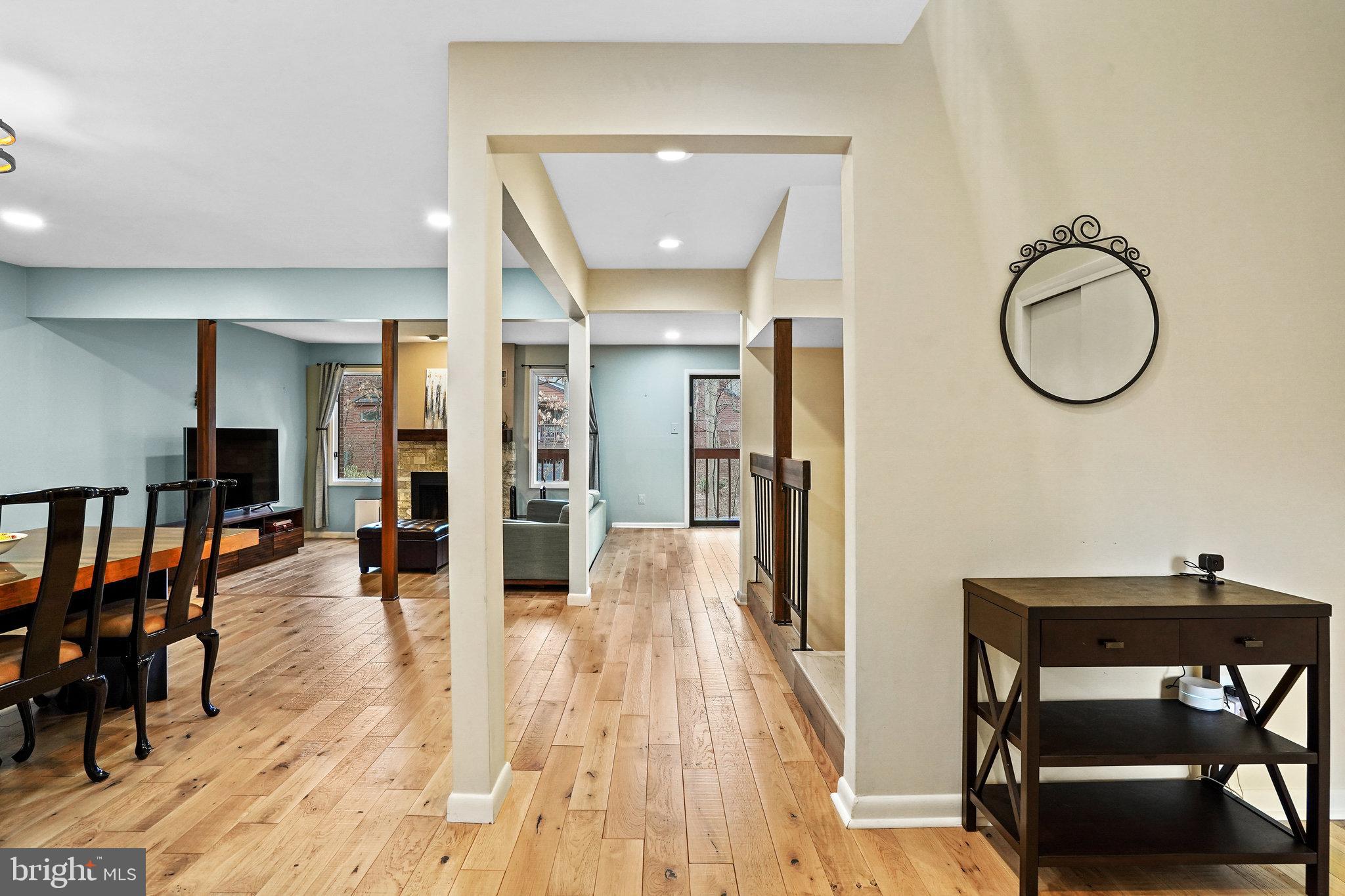 2247 Cedar Cove Court Reston, VA 20191 - Photo 3 of 46 Foyer