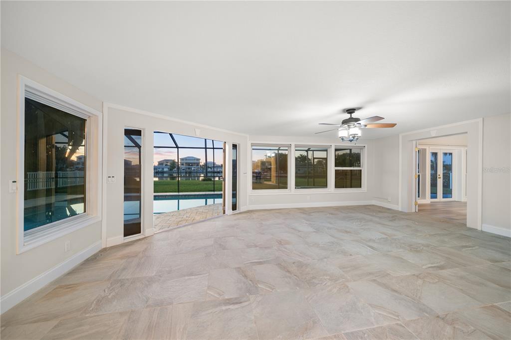 402 Harbor View Lane Largo, FL 33770 - Photo 23 of 38