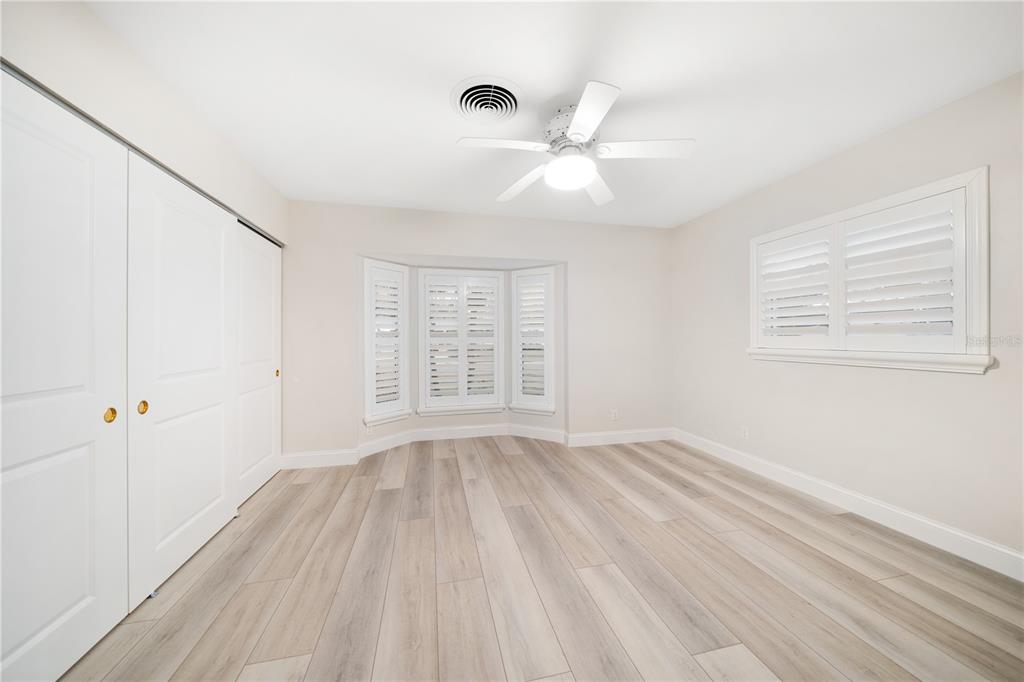 402 Harbor View Lane Largo, FL 33770 - Photo 27 of 38