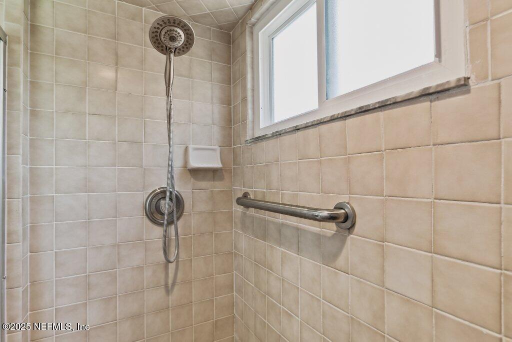 511 Valley Forge Road East Neptune Beach, FL 32266 - Photo 27 of 56 Primary Bath