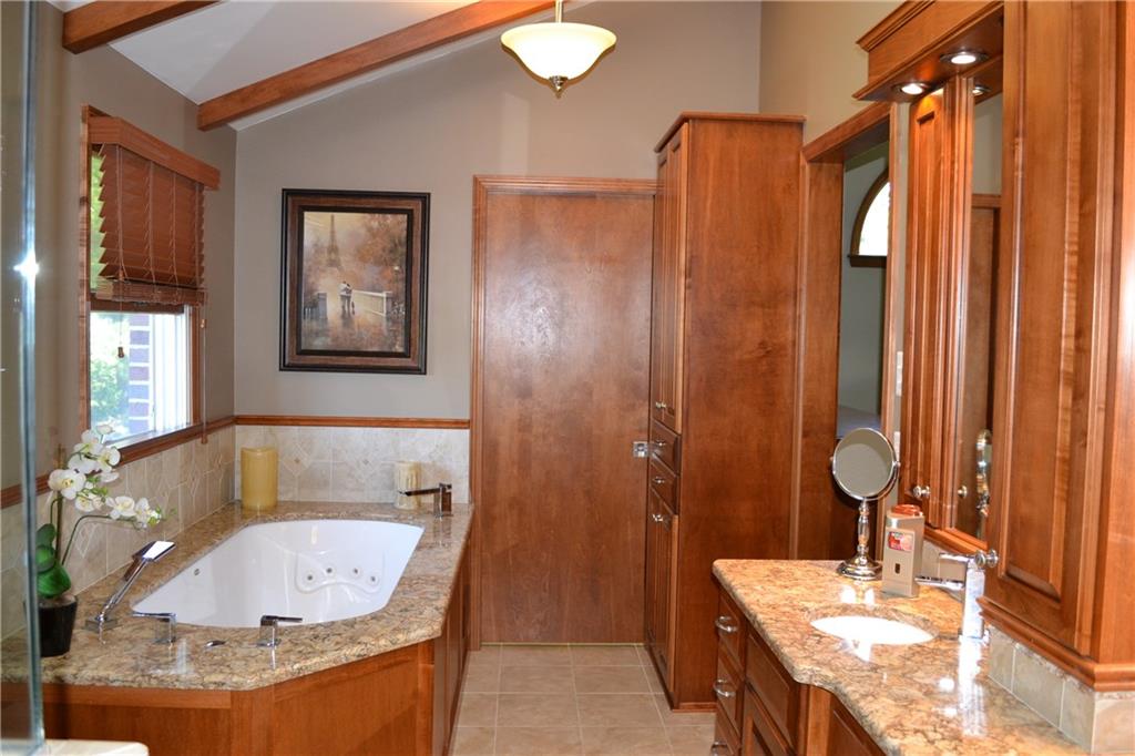 5808 Claridge Road Murrysville, PA 15632 - Photo 11 of 25 Whirlpool tub, built-in closets and walk-in closet.