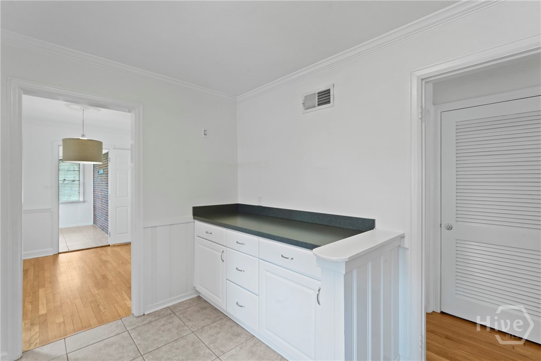 218 East 65th Street Savannah, GA 31405 - Photo 12 of 45