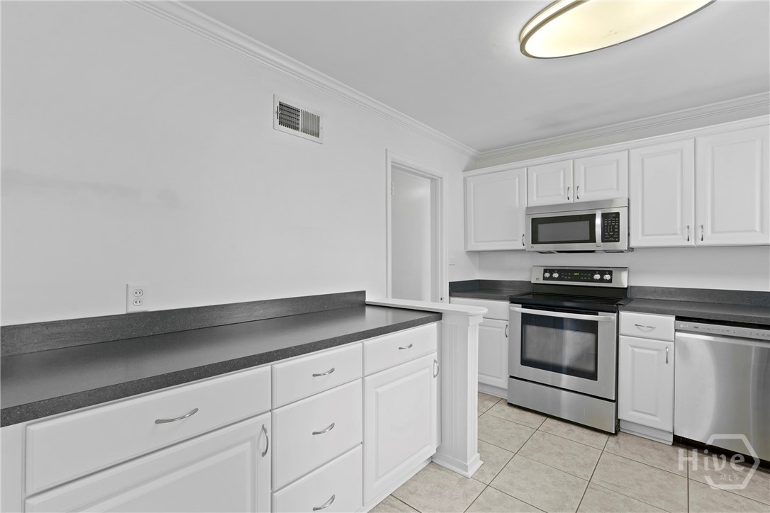 218 East 65th Street Savannah, GA 31405 - Photo 13 of 45