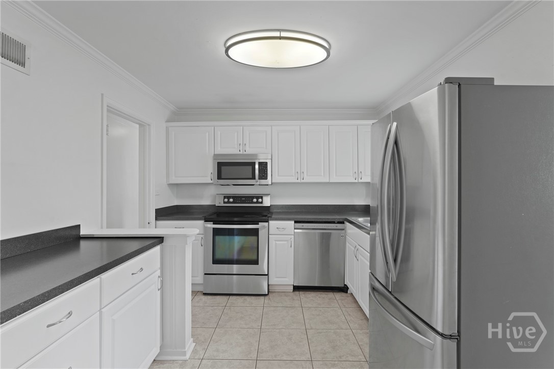 218 East 65th Street Savannah, GA 31405 - Photo 14 of 45