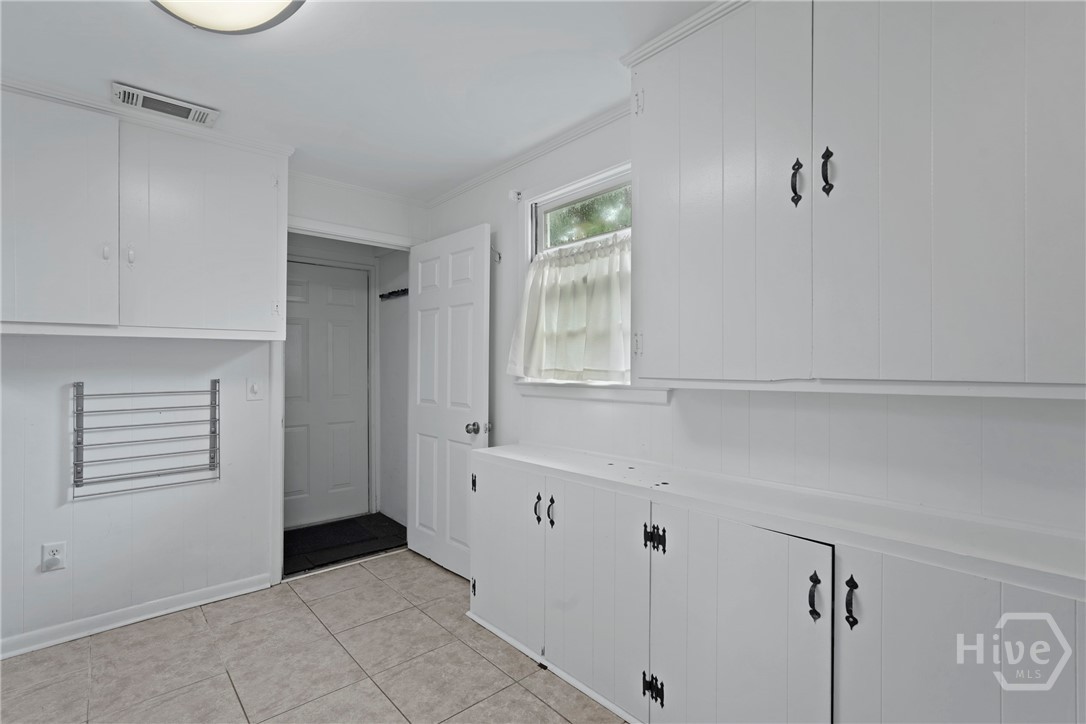 218 East 65th Street Savannah, GA 31405 - Photo 16 of 45