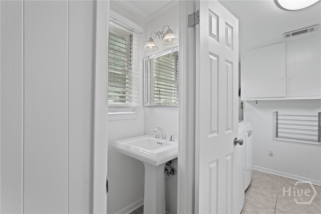 218 East 65th Street Savannah, GA 31405 - Photo 36 of 45