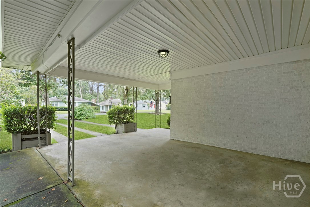 218 East 65th Street Savannah, GA 31405 - Photo 37 of 45