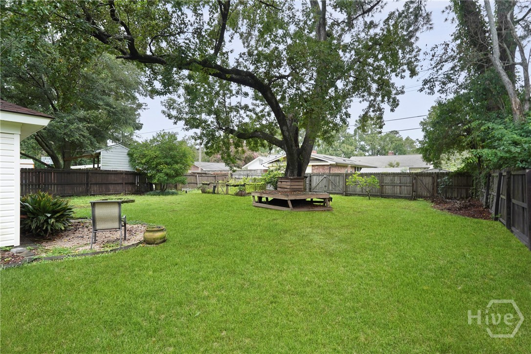 218 East 65th Street Savannah, GA 31405 - Photo 38 of 45