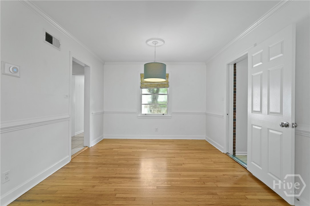 218 East 65th Street Savannah, GA 31405 - Photo 7 of 45