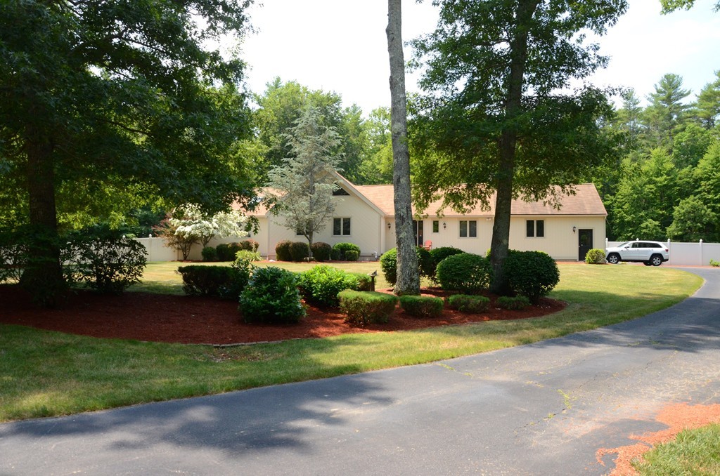 38 Hunters Ridge Road Middleboro, MA 02346 - Photo 3 of 25