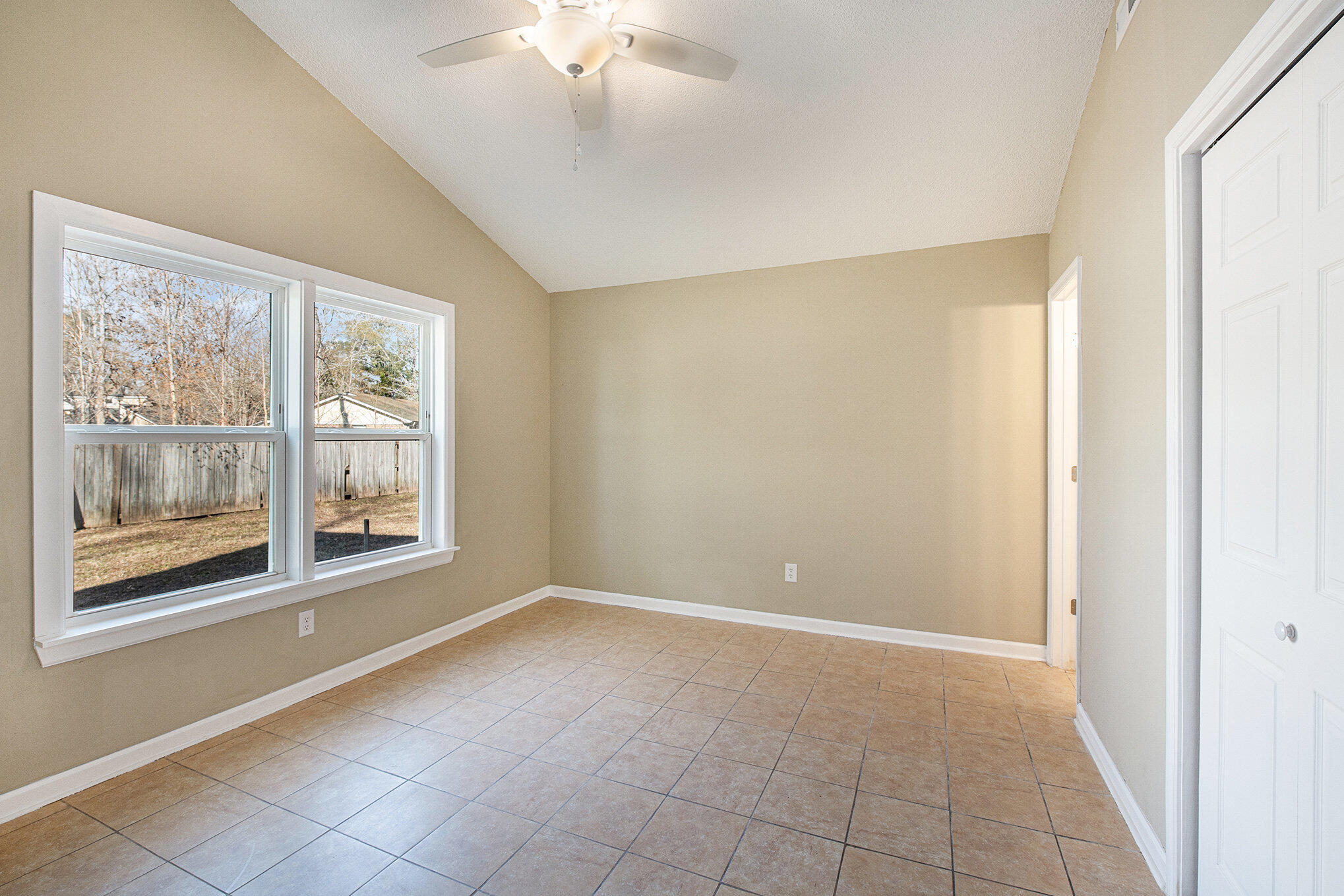 407 Kingbird Road Ladson, SC 29456 - Photo 11 of 18 011_file_15