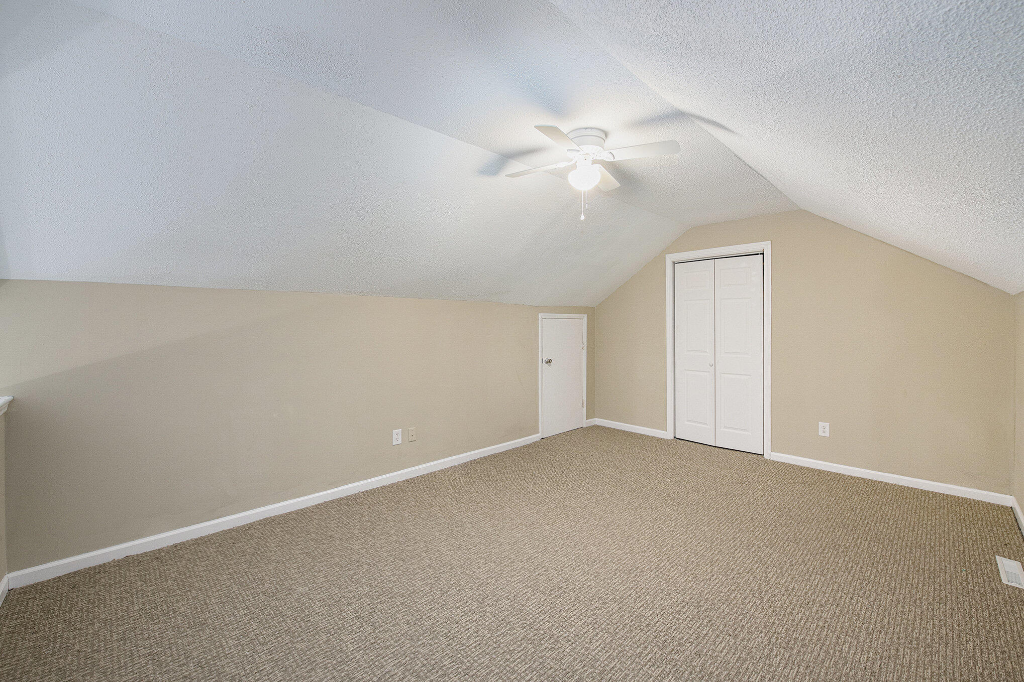 407 Kingbird Road Ladson, SC 29456 - Photo 14 of 18 014_file_663