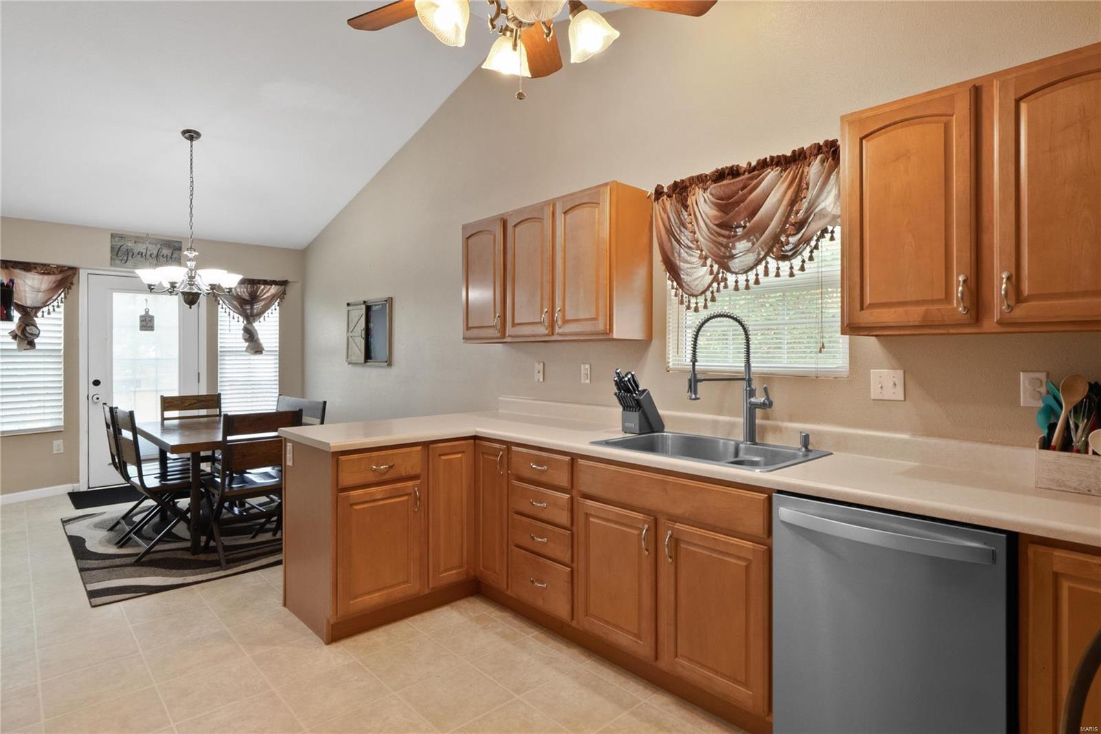 5 Pinebrooke Troy, IL 62294 - Photo 12 of 27