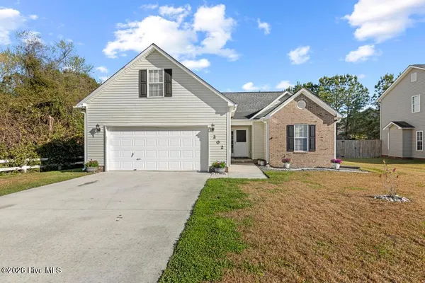 $325,000 | 202 Brunswick Drive, Jacksonville, NC 28546