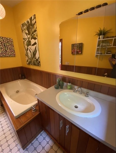 52 Lawn Avenue Jamestown, RI 02835 - Photo 18 of 21